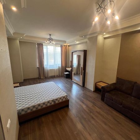Malibu Apartment เยเรวาน ภายนอก รูปภาพ