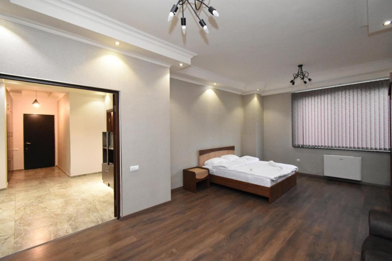 Malibu Apartment เยเรวาน ภายนอก รูปภาพ