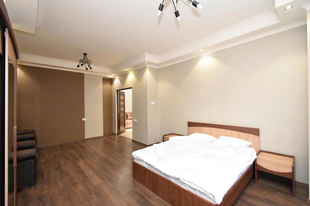 Malibu Apartment เยเรวาน ภายนอก รูปภาพ