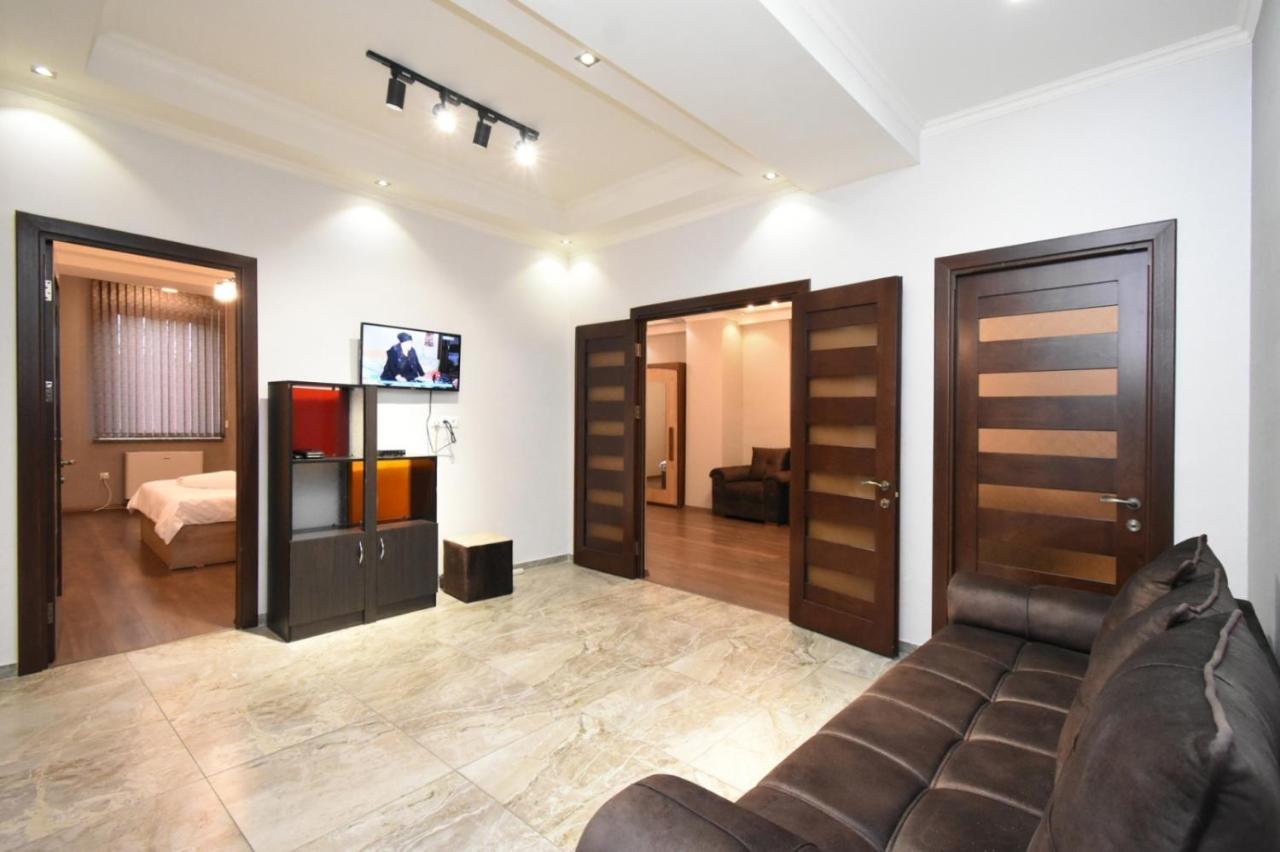 Malibu Apartment เยเรวาน ภายนอก รูปภาพ